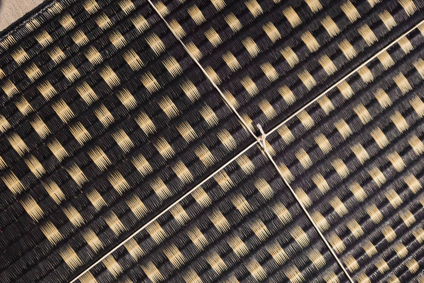 Handwoven papyrus table set for 2 seats in Black and Natural spot color