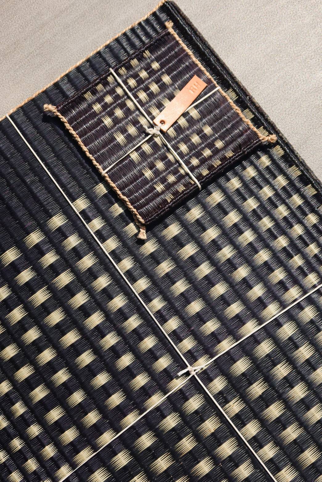 Handwoven papyrus table set for 2 seats in Black and Natural spot color
