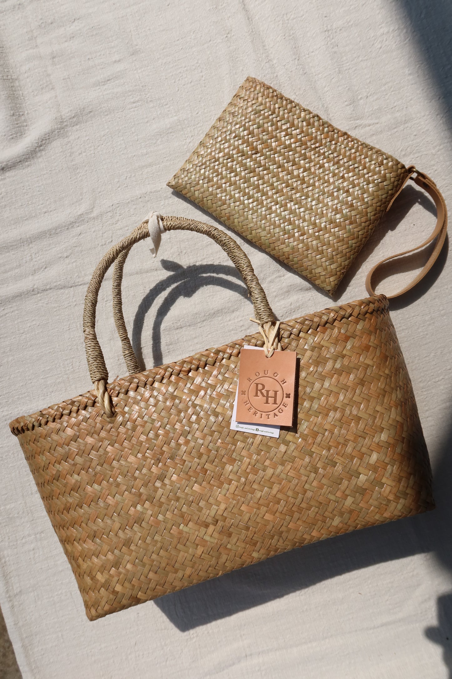 Clutch handwoven Krajood with poly holder /Natural color