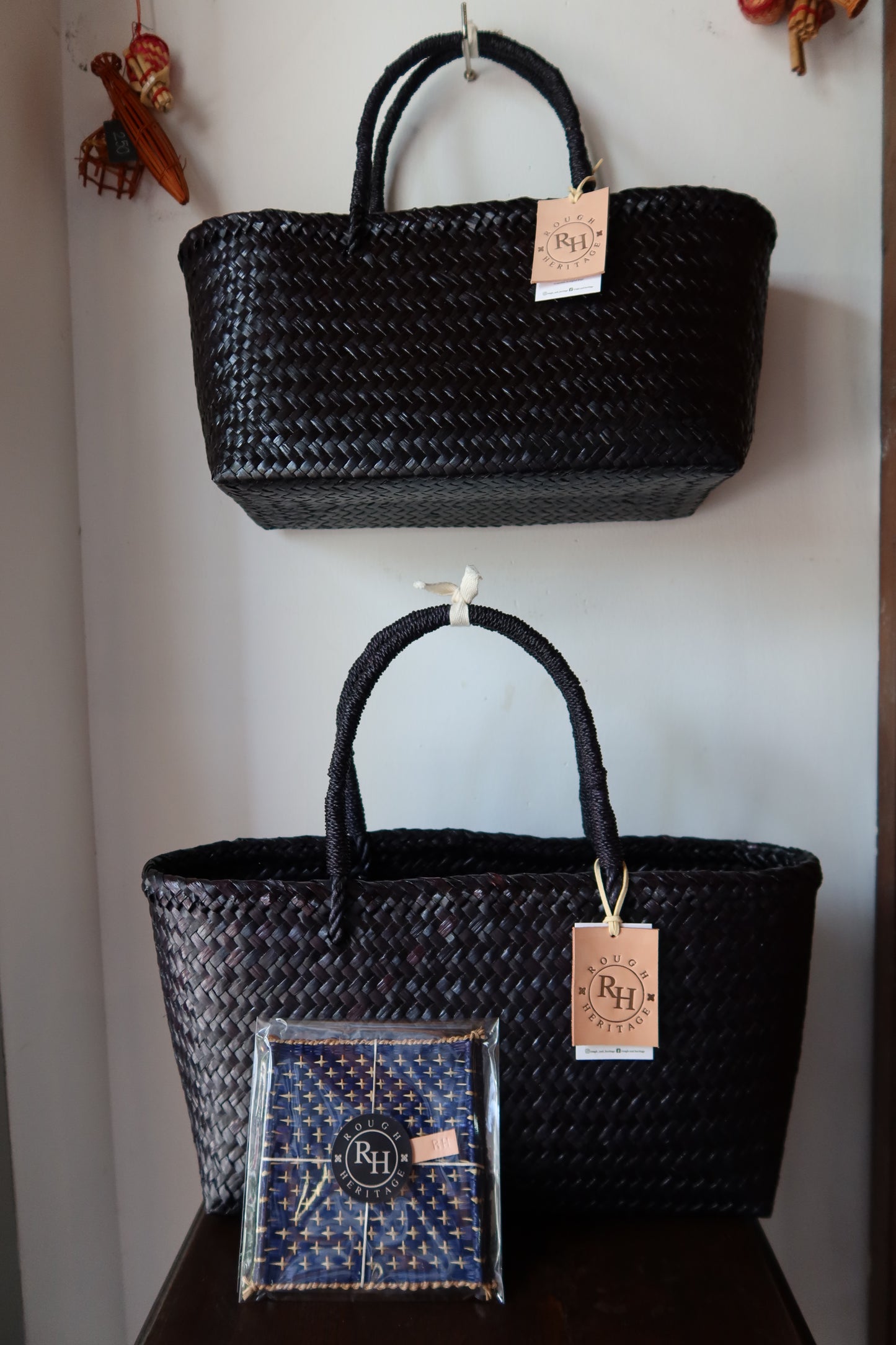 Tobacco Krajood Basket / Black color / S size