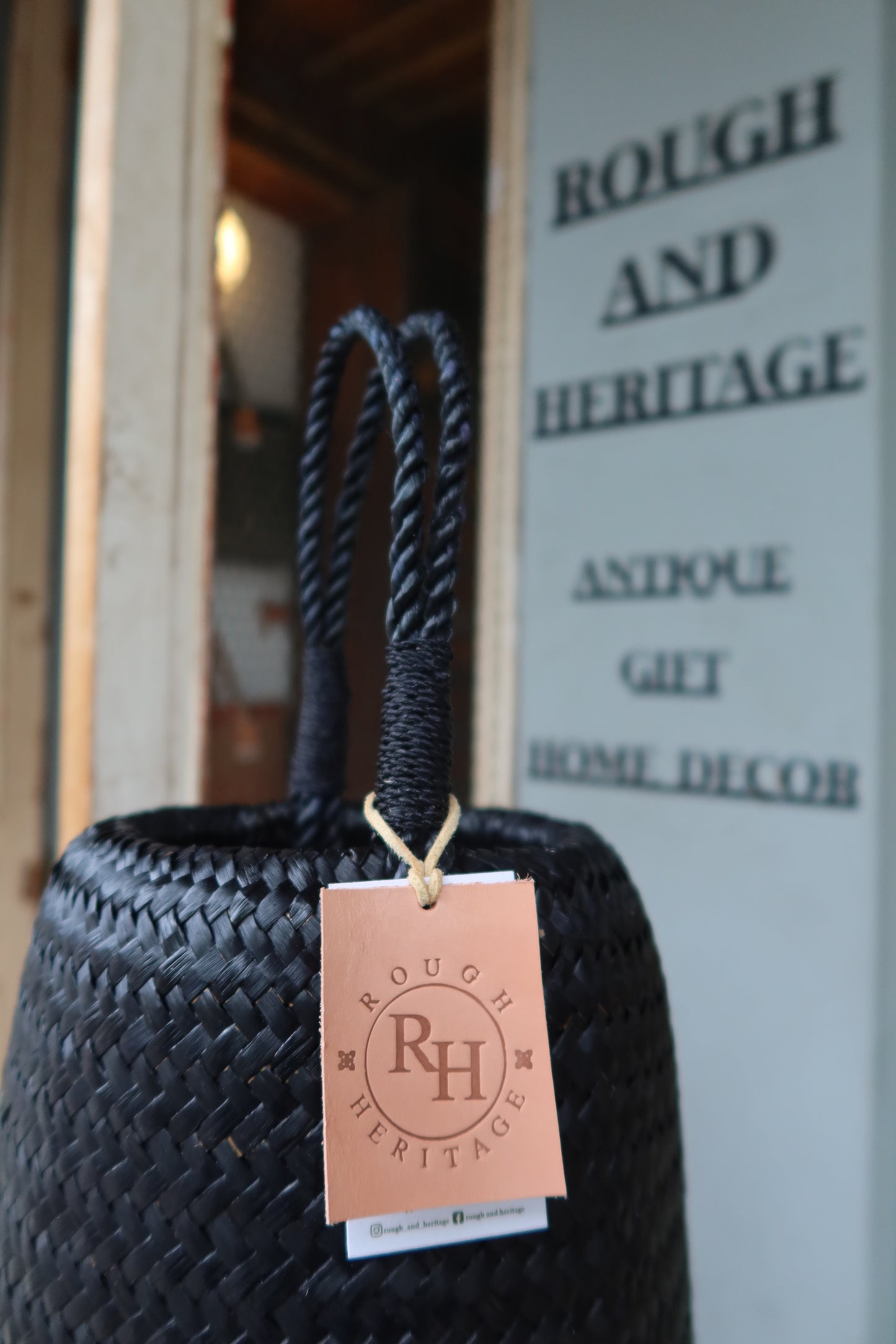 Black Bubble Krajood Basket / Black color