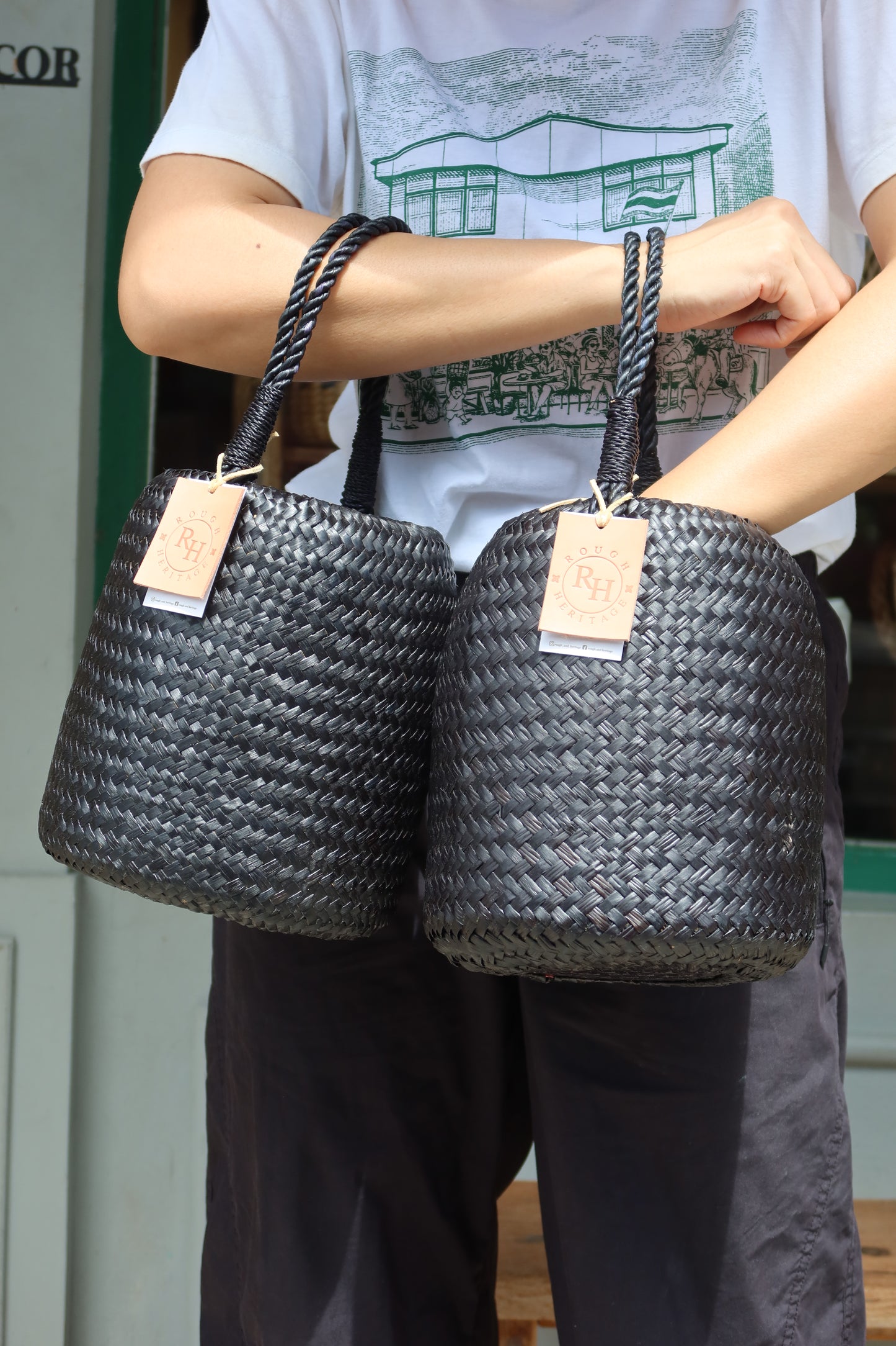 Black Bubble Krajood Basket / Black color