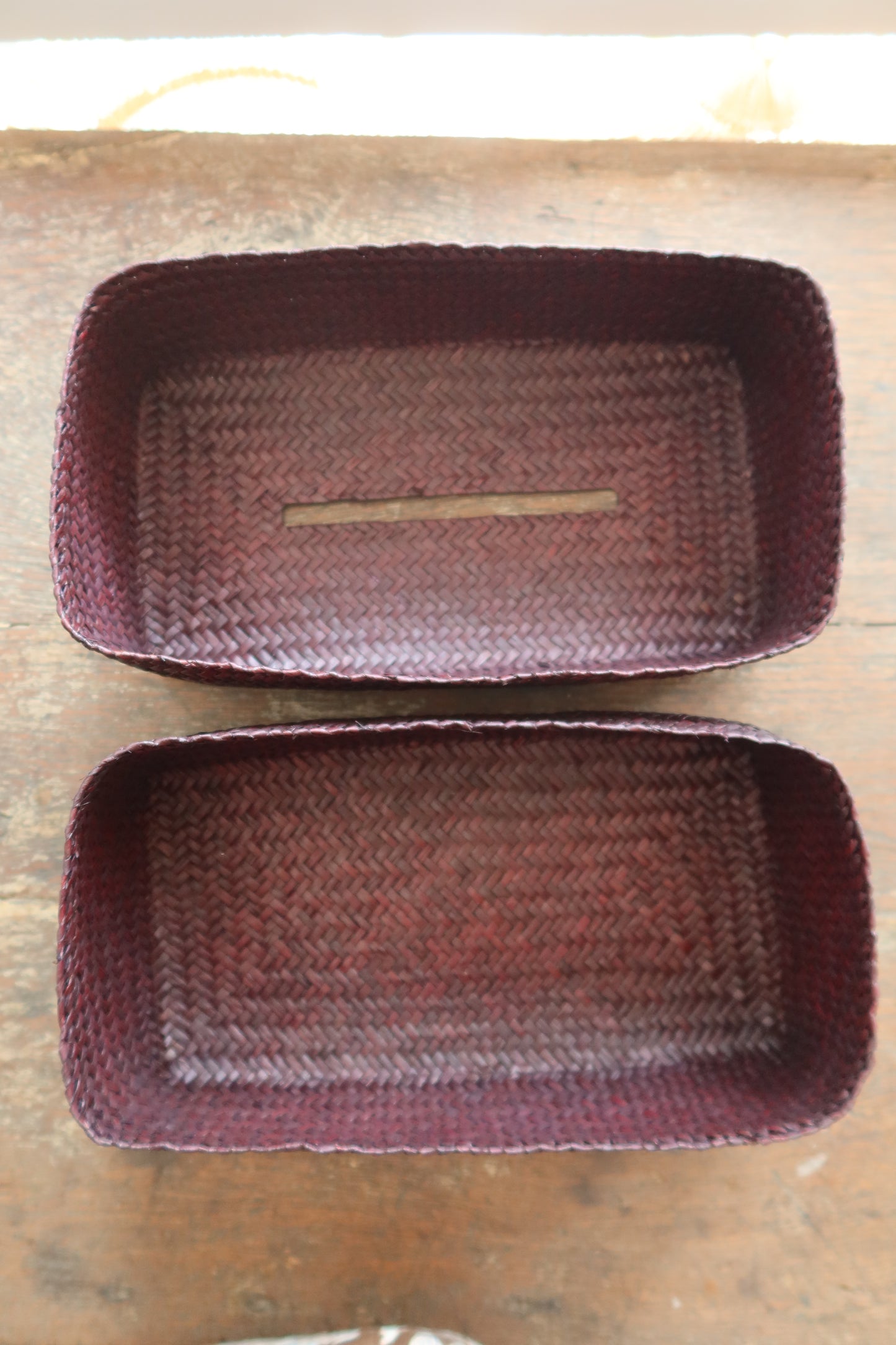 Long Tissue Holder (Krajood) / Maroon color