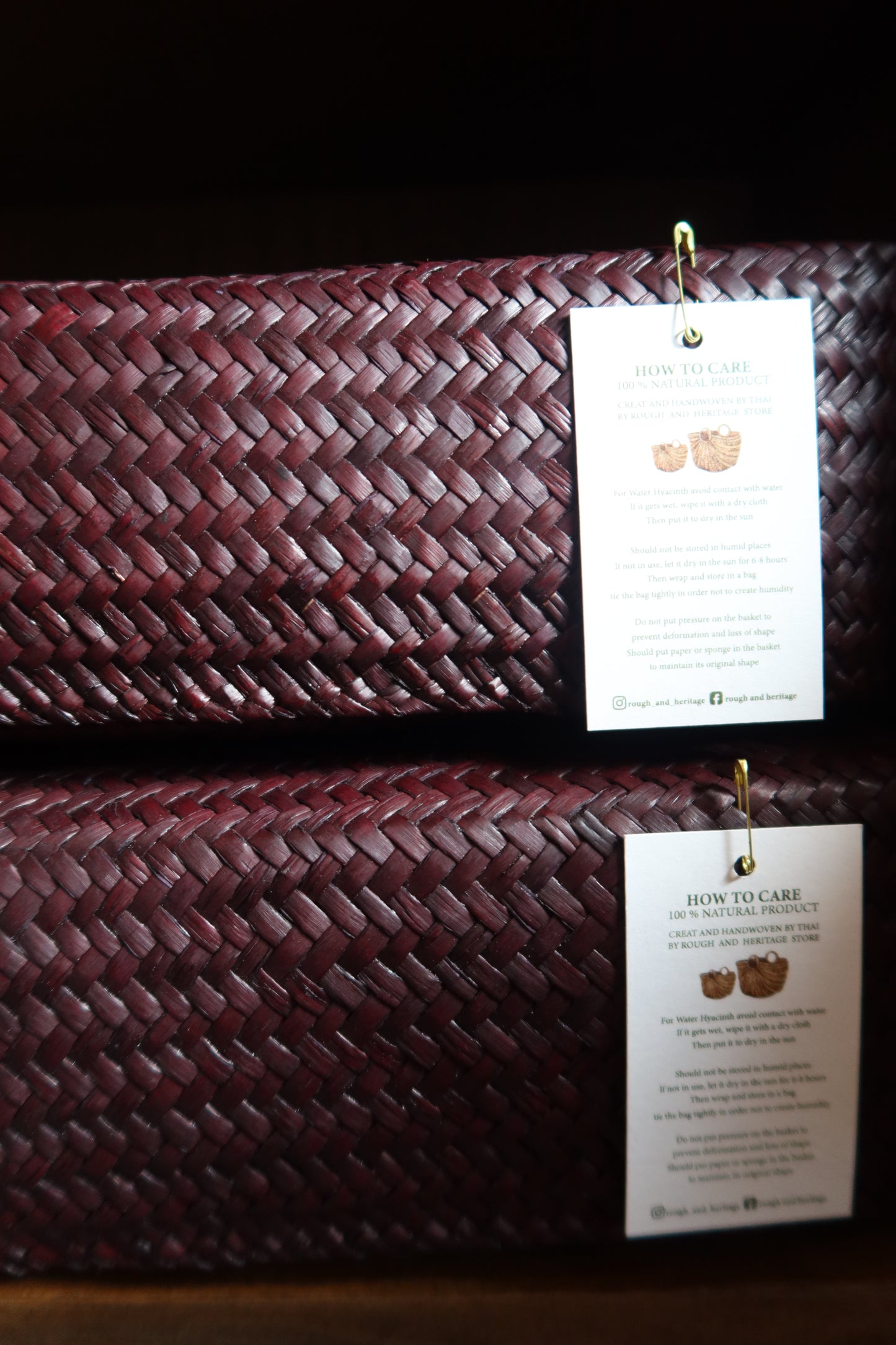 Long Tissue Holder (Krajood) / Maroon color
